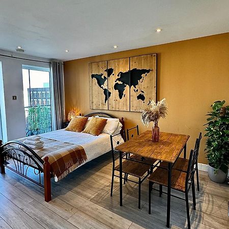 Cozy Flat With Balcony Apartman London Kültér fotó