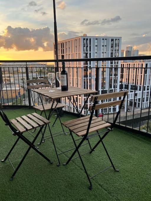 Cozy Flat With Balcony Apartman London Kültér fotó